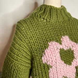 The Knitter. Green Pink Floral Chunky Knit Balloon Sleeve Mockneck Sweater